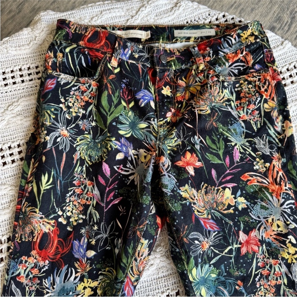 Anthropologie Mid Rise Skinny Jeans with floral print - Picture 11 of 16